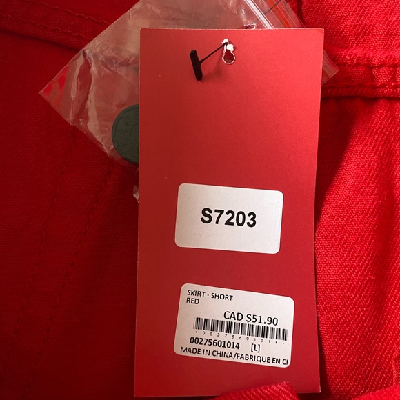 🆕Fashion Nova Caffeine - Distressed scarlet red denim mini skirt - Picture 4 of 12